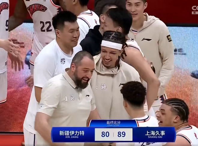丝悬念与戏