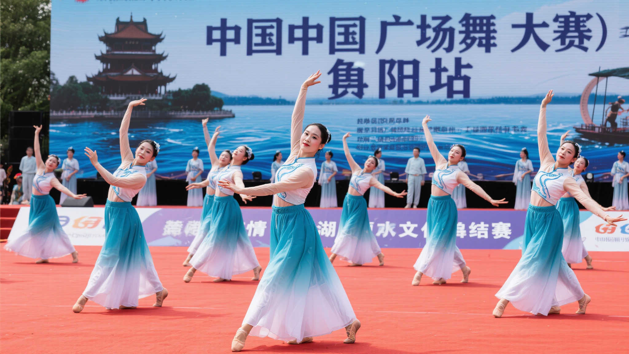 我都在为达